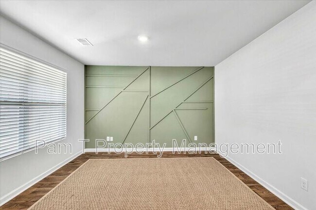 Foto del edificio - 512 Turpentine Trl