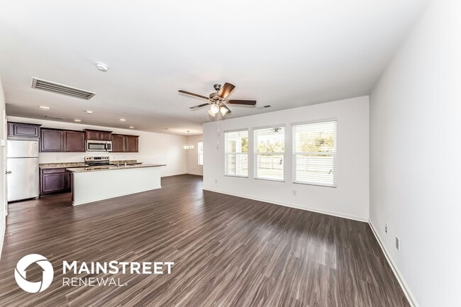 Foto del edificio - 990 Hawthorn Ln