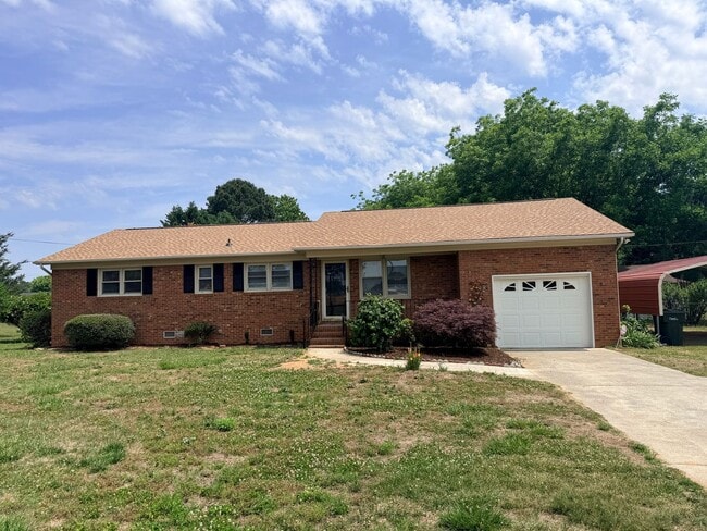 Building Photo - Beautiful Ranch home in Concord