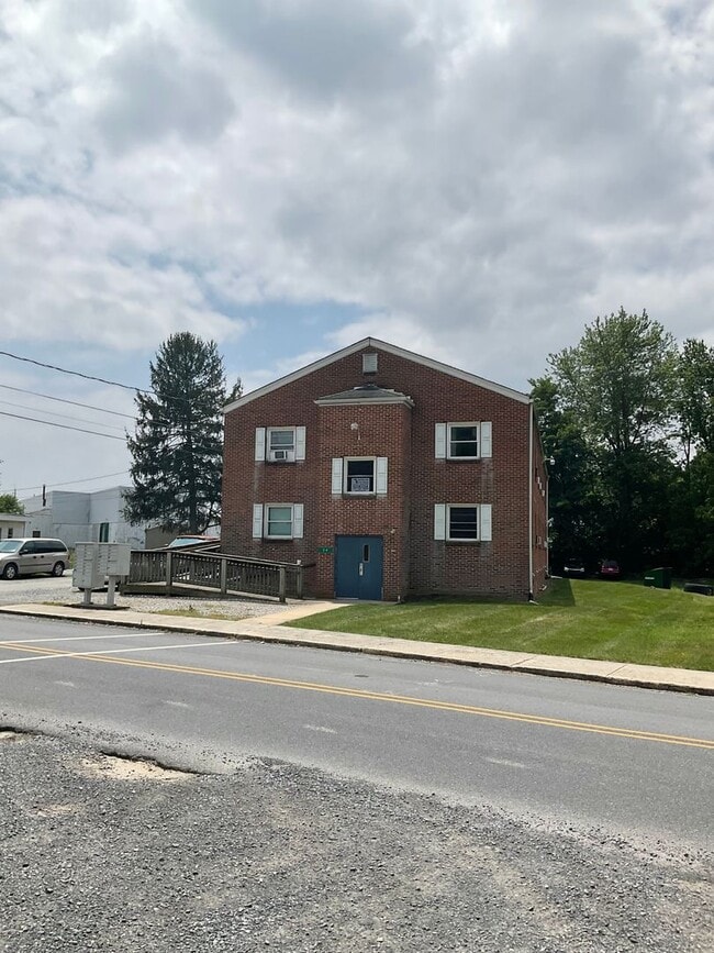 Building Photo - 24 Middle Spring Ave
