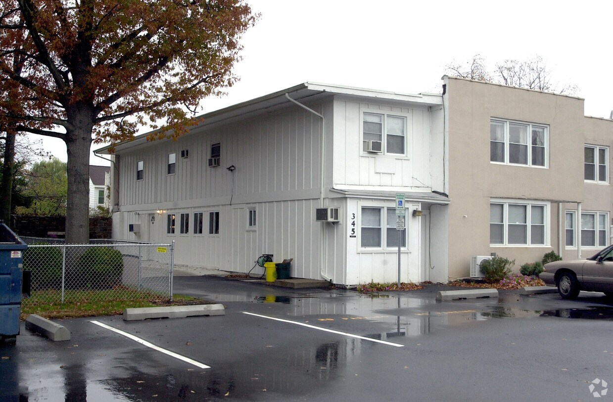 Building Photo - 345 Bunting Ave