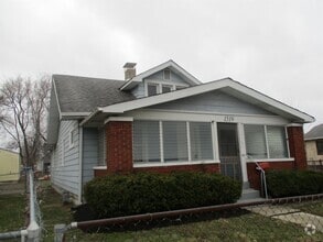 Building Photo - 1519 E Tabor St