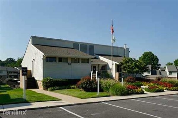Building Photo - 10028 Hillgreen Cir
