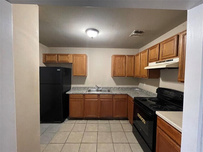 Building Photo - 256 Alleda Rd