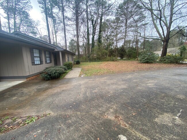 Foto del edificio - 3096 Goode Rd