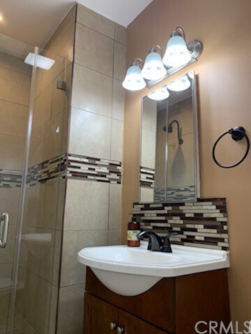 Building Photo - 2114 W 154th St