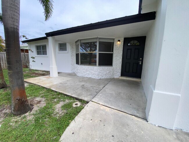 Foto del edificio - 454 SW 2nd Ave