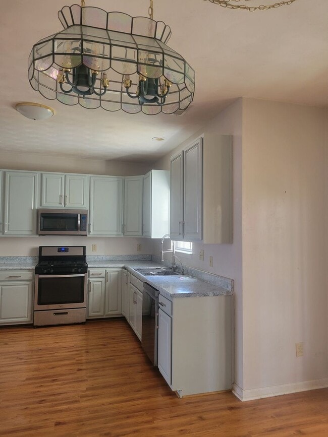 Building Photo - 3719 Bridlepath Ln