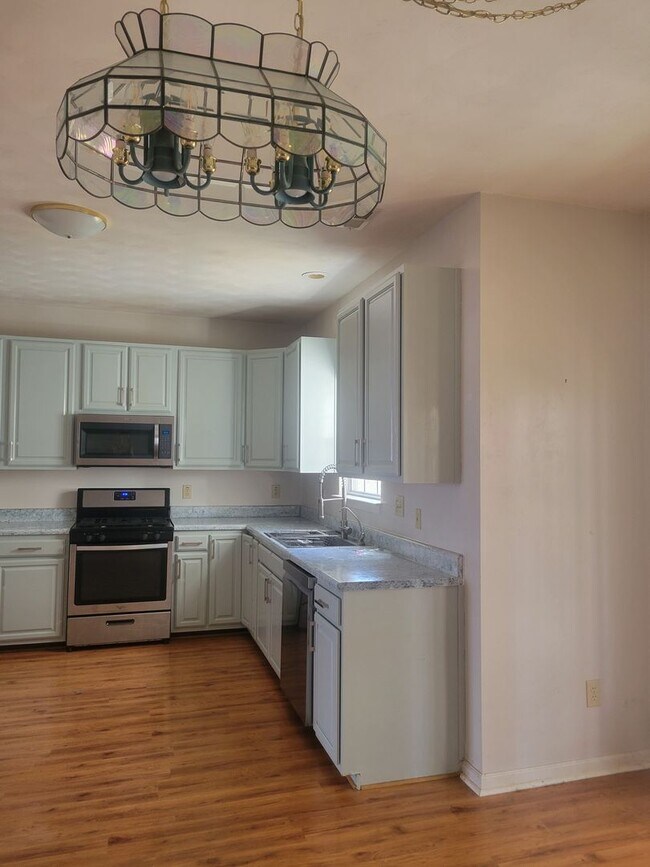 Foto del edificio - 3719 Bridlepath Ln