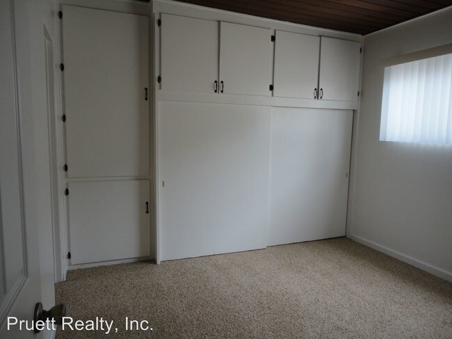 Building Photo - 5159 W Point Loma Blvd