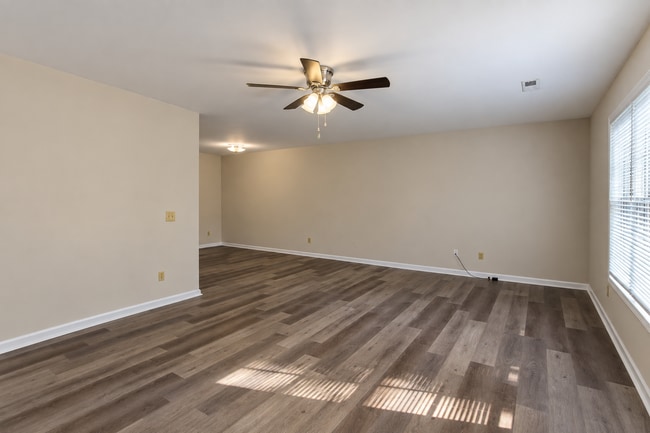 Building Photo - 424 Blake Cir