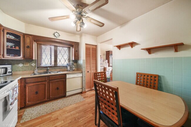 Foto del edificio - 1601 N 76th Ct