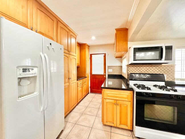 Foto del edificio - 5138 W 141st St