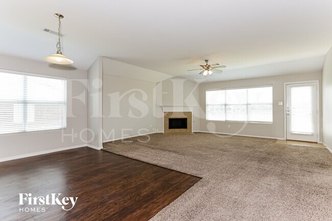 Foto del edificio - 1422 Waldrop Dr