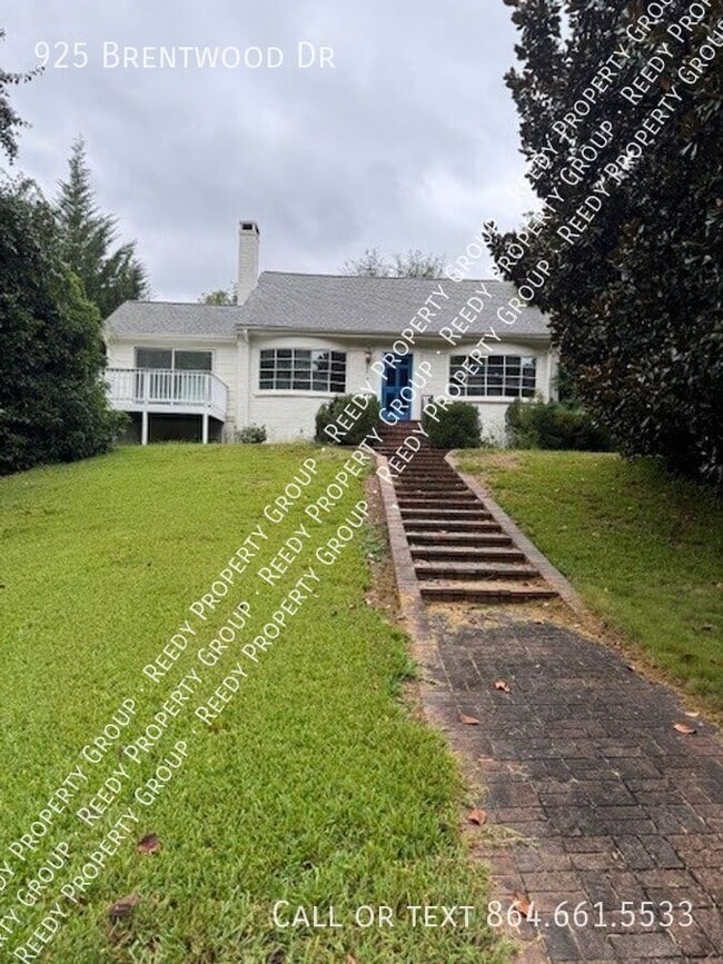 Building Photo - 925 Brentwood Dr