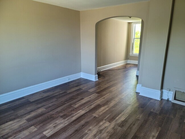 Foto del edificio - JUNE 2026 - Duluth MN 4 Bedroom - 2 Bath -...