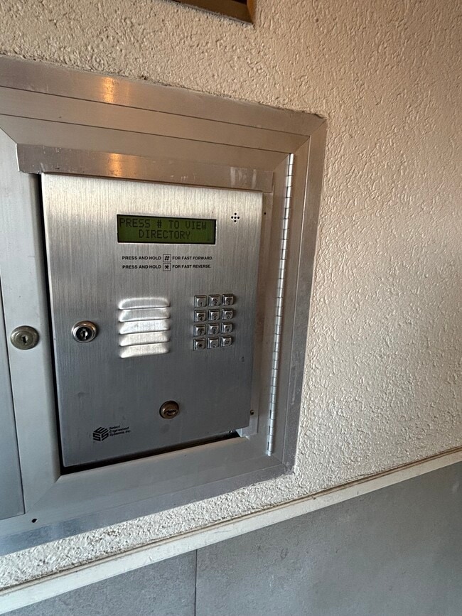 Foto del edificio - 2068 Walton Way