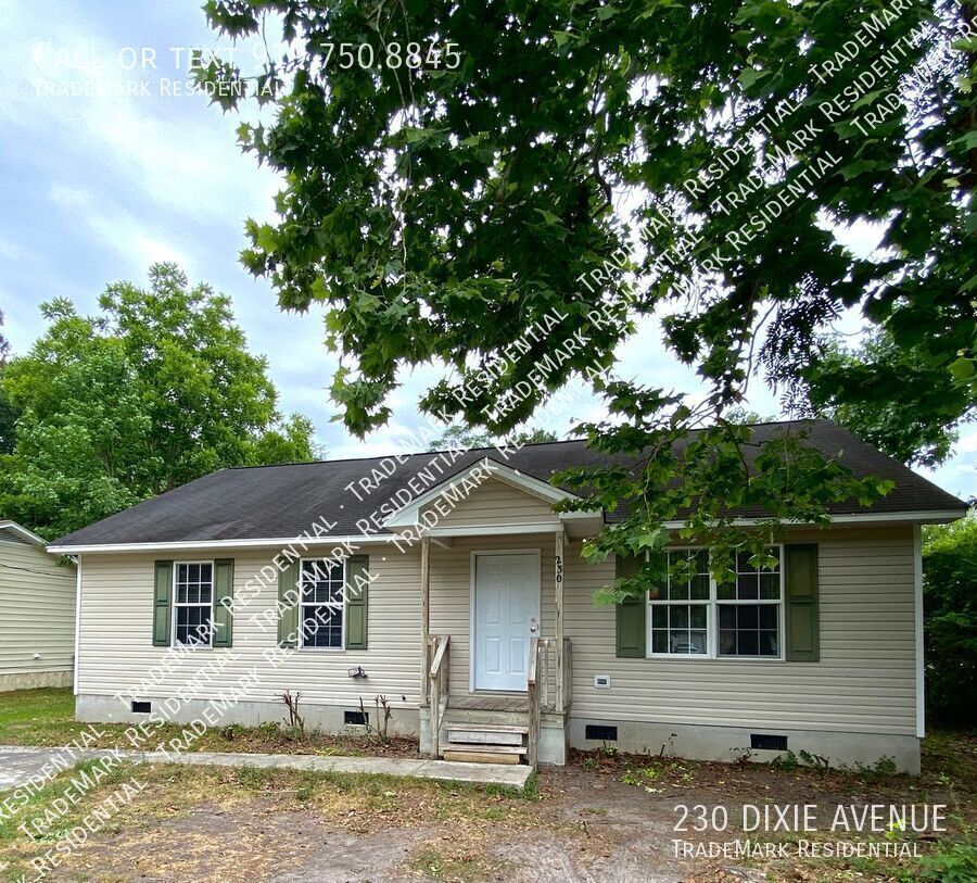 Foto principal - 3 Bedroom 2 Bath House on Dixie Ave. Avail...