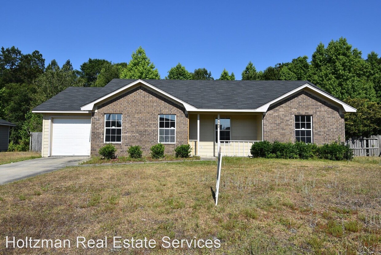 3 br, 2 bath House 962 Black Willow Drive House for Rent in