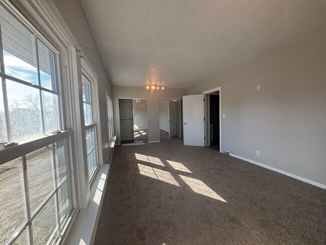 Foto del edificio - 13817 Bartlett Ave