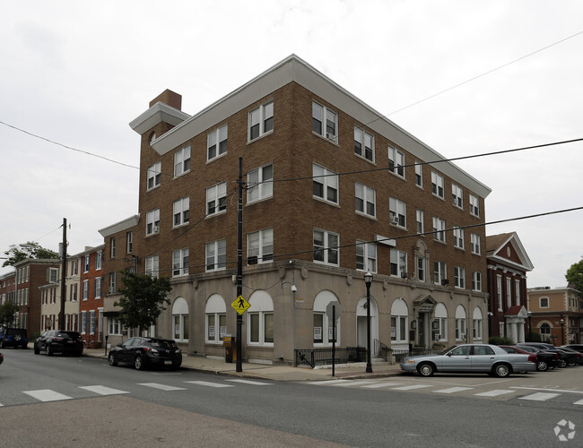 Building Photo - Country Court Apartments