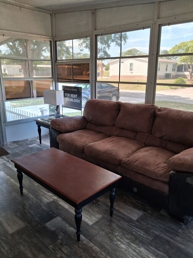 Building Photo - Beautifully Maintained 2 Bedroom 2 Bath in Desirable 55+ Active Adult Community