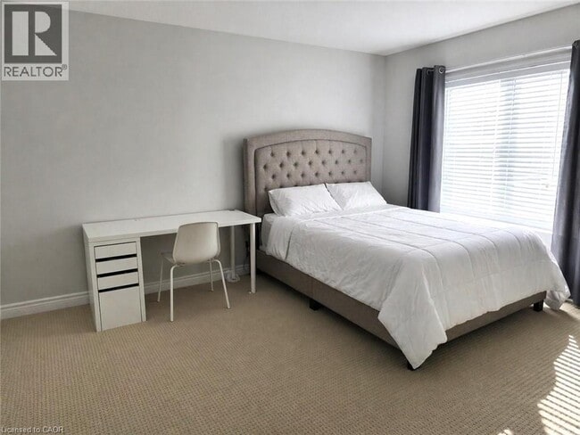 Building Photo - 120 Vineberg Dr