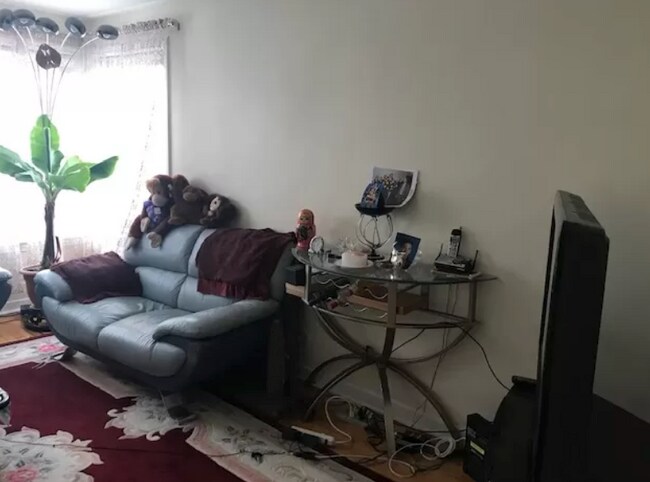 Foto del edificio - 8242 Kilpatrick Ave