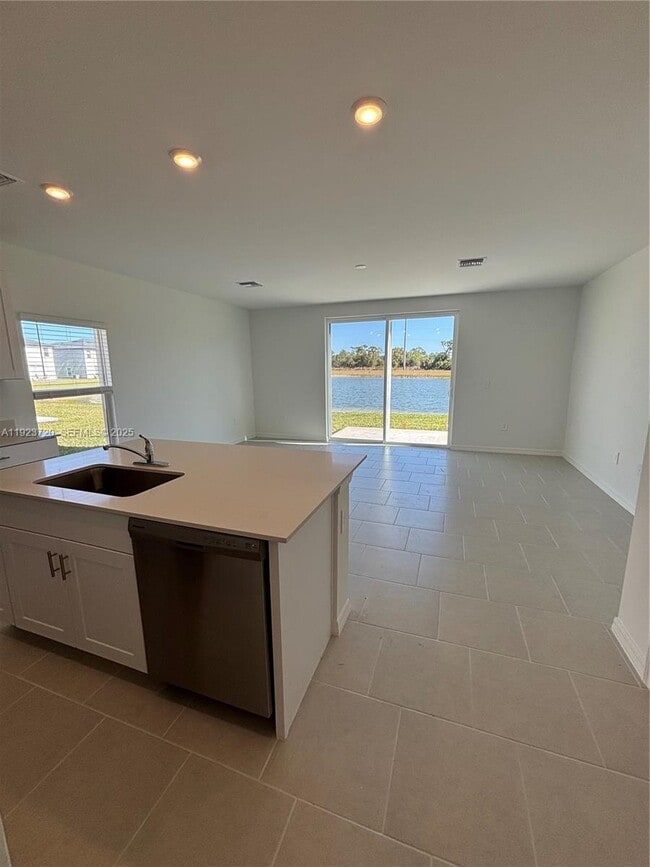 Foto del edificio - 17459 Monte Isola Wy