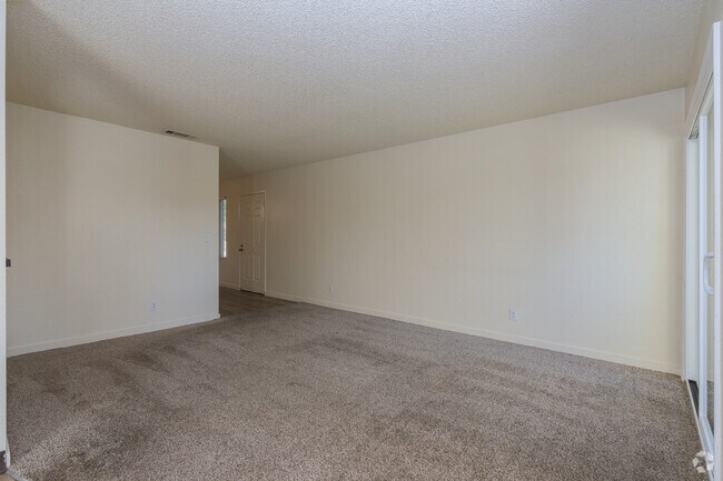 2 habitaciones, 1 baño - 860 pies cuadrados - Sala de estar - Shelter Cove Apartments