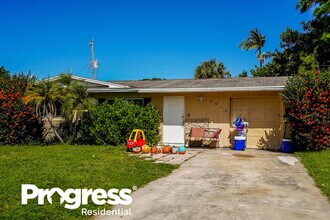 Building Photo - 8910 Cypress Lake Dr