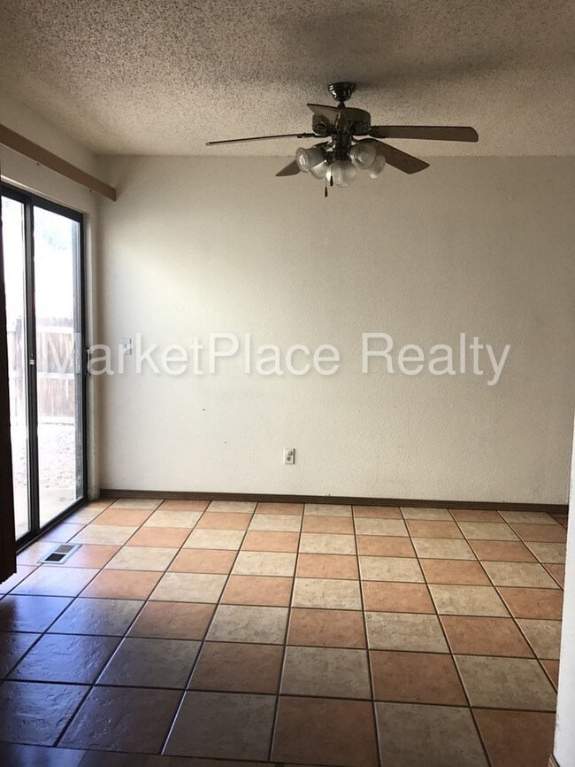 Building Photo - 16041 E Radcliff Pl