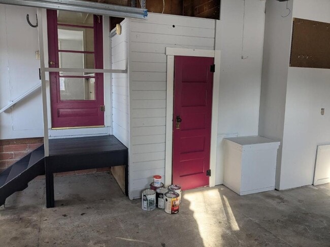 Building Photo - 306 S Kirkwood St