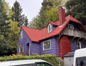 Building Photo - 1890 SE Front St