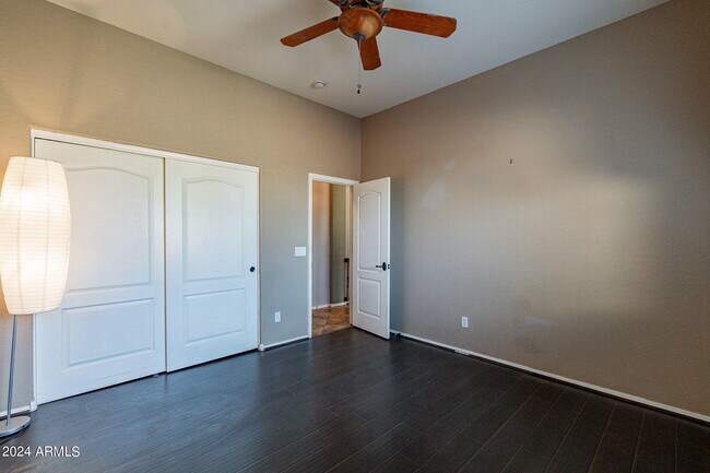 Foto del edificio - 6922 S Black Hills Way