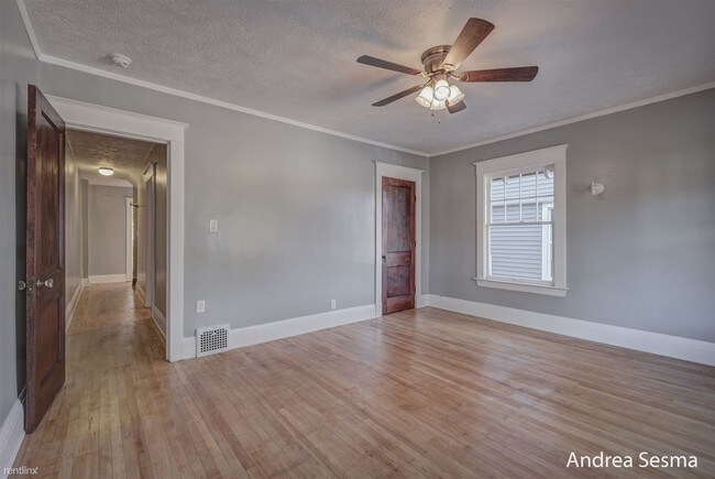 Foto del edificio - 750 College Ave SE