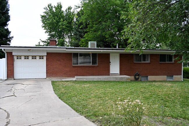Building Photo - 600 E 380 S