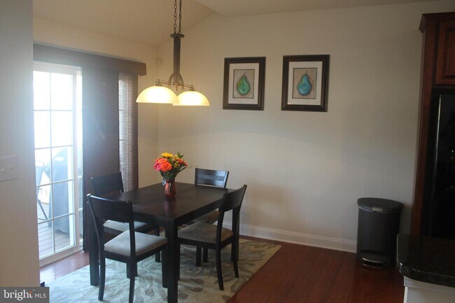 Foto del edificio - 2325 S Whittmore St