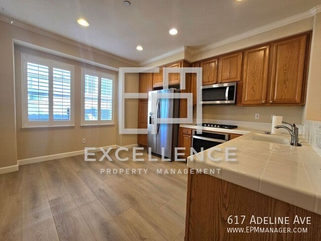 Building Photo - 617 Adeline Ave