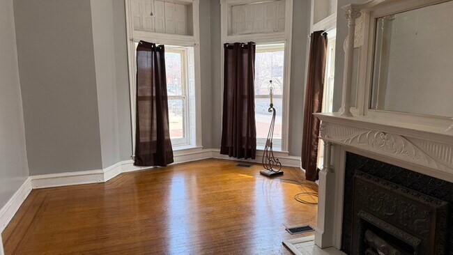 Building Photo - 1 Plus Den Condo