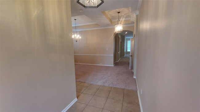 Building Photo - 3019 Summercrest Dr