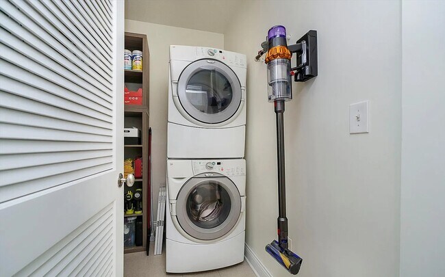 Foto del edificio - 355 E Ohio St