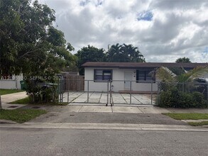 Building Photo - 1047 SW 76th Ave