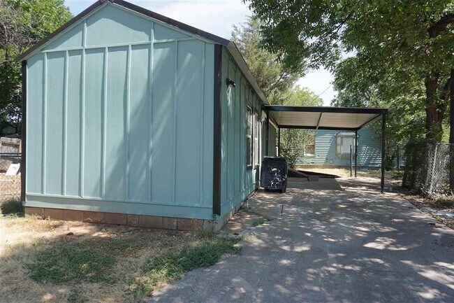 Building Photo - 3201 Kenesaw Ave
