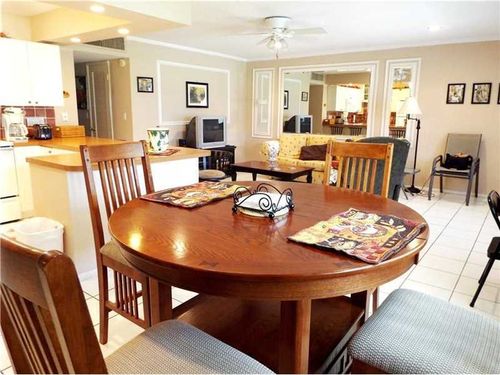 Foto del edificio - 2455 NE 51st St