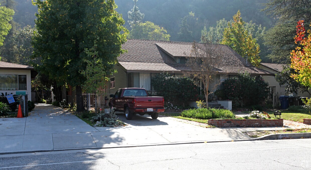 Primary Photo - 365 S Avenue 52