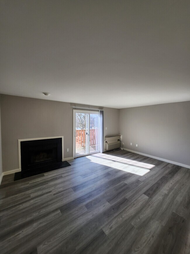 Building Photo - 2902 Ravens Crest Dr