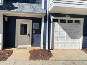 Building Photo - 1630 Walnut View Dr