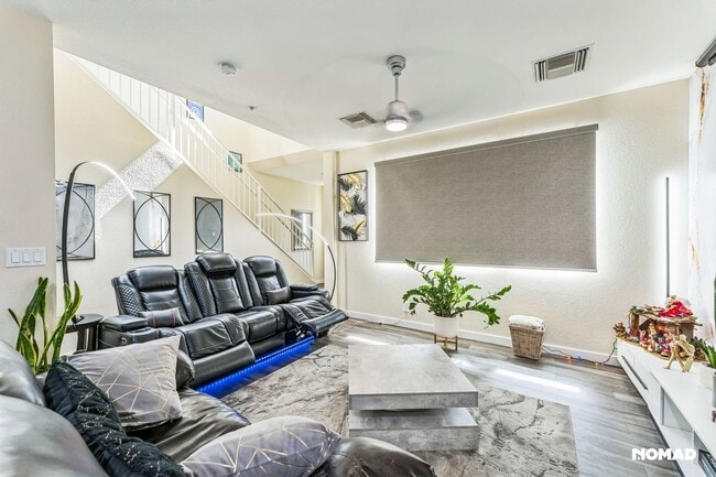 Building Photo - SPACIOUS & MODERN | 2BDR/3 BATH GUEST HOUSE