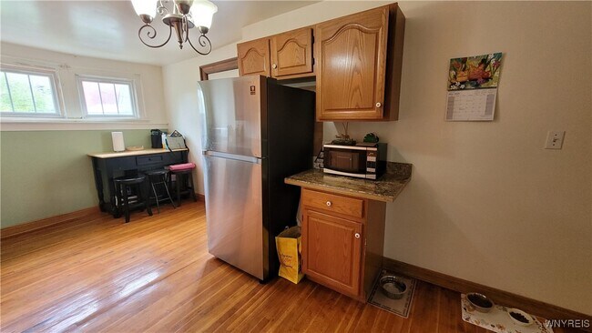 Foto del edificio - 558 Breckenridge St